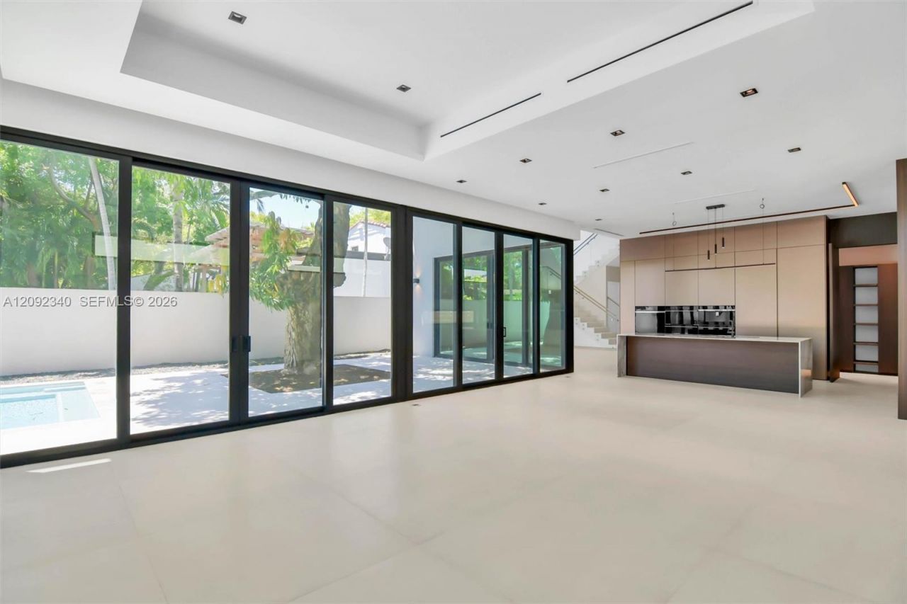 125 SW 29th Rd, Miami, FL 33129 Photo