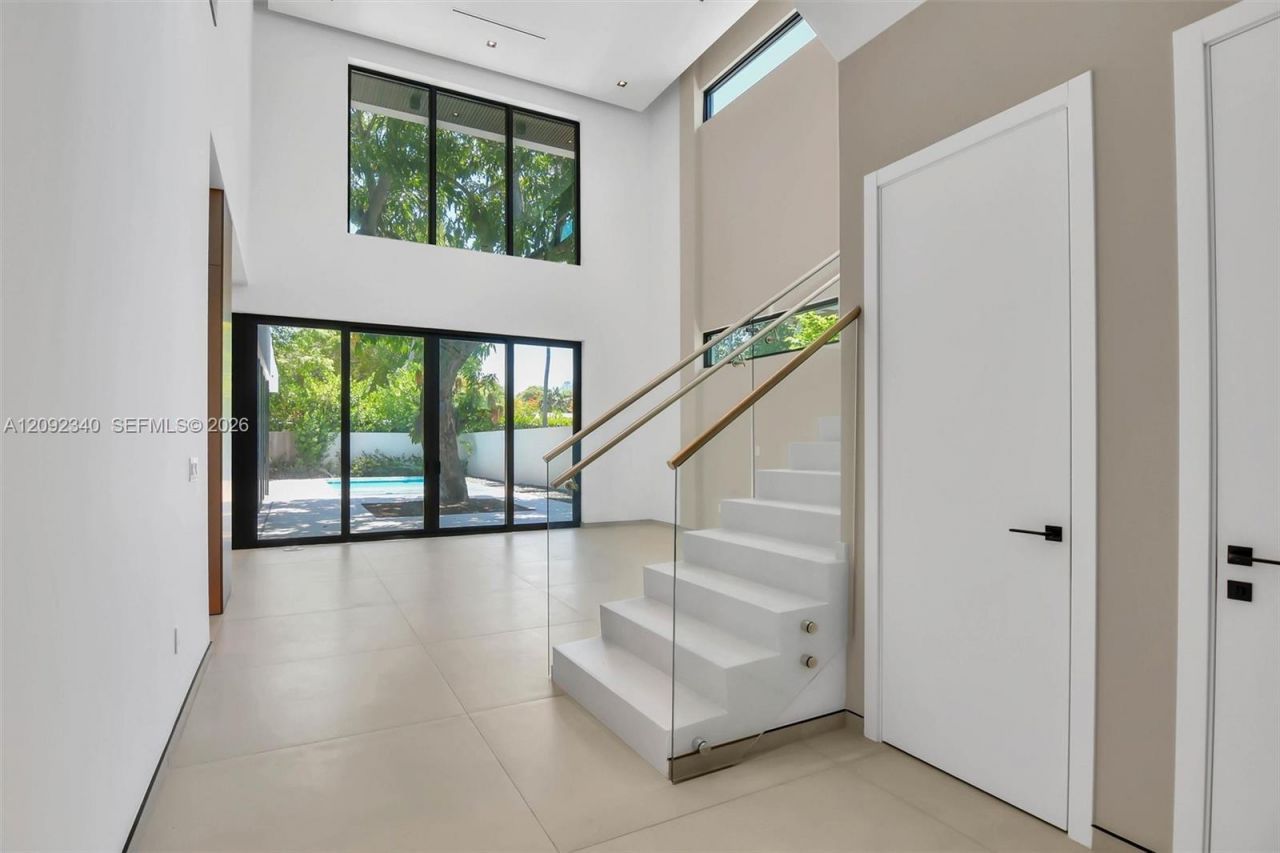125 SW 29th Rd, Miami, FL 33129 Photo
