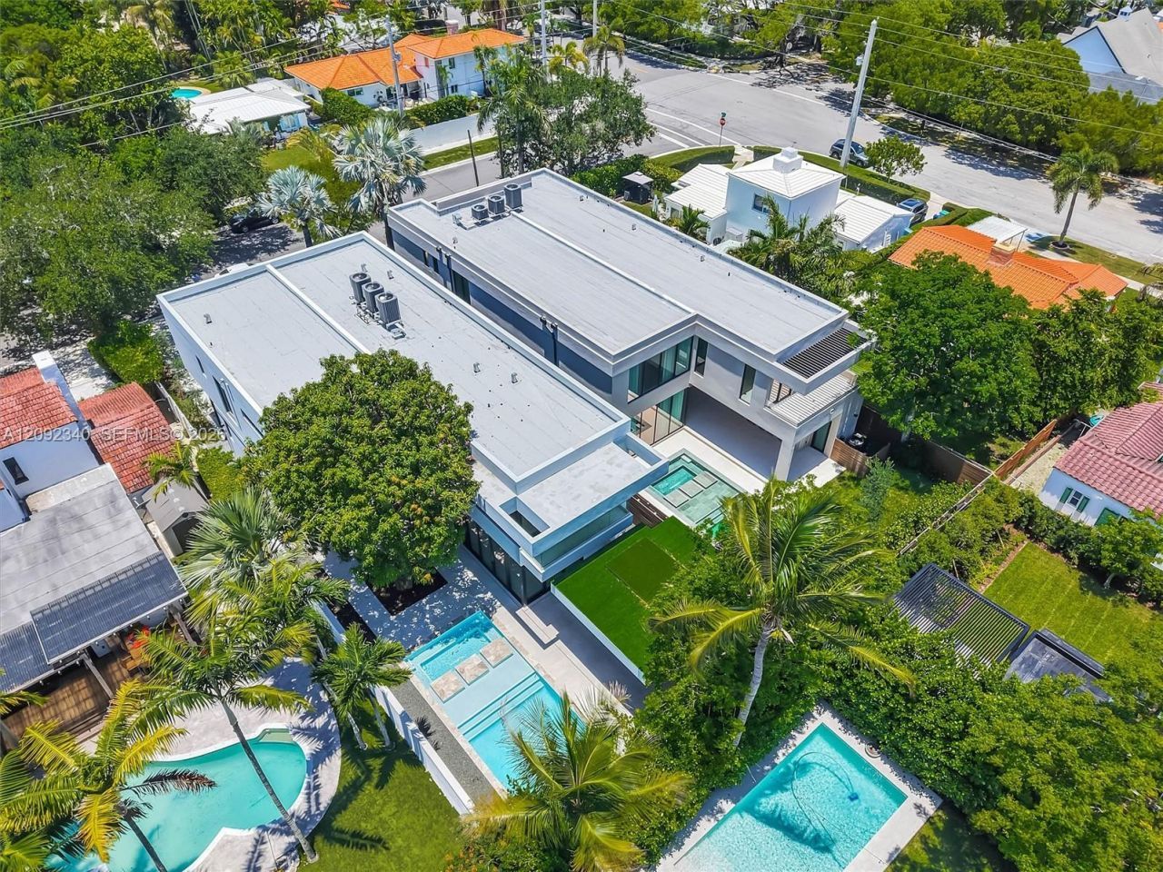 125 SW 29th Rd, Miami, FL 33129 Photo