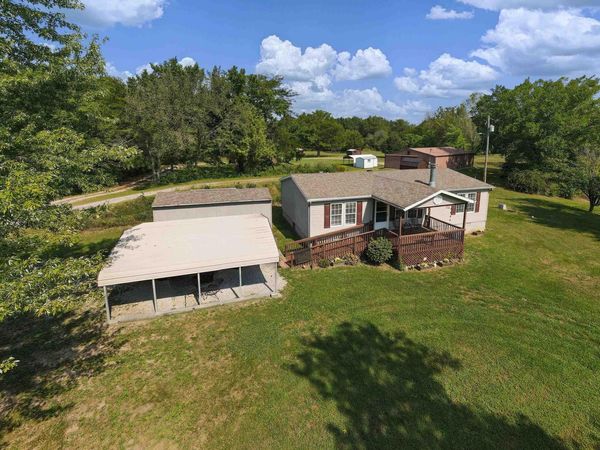 1433 Elkville Blacktop, Elkville, IL 62932
