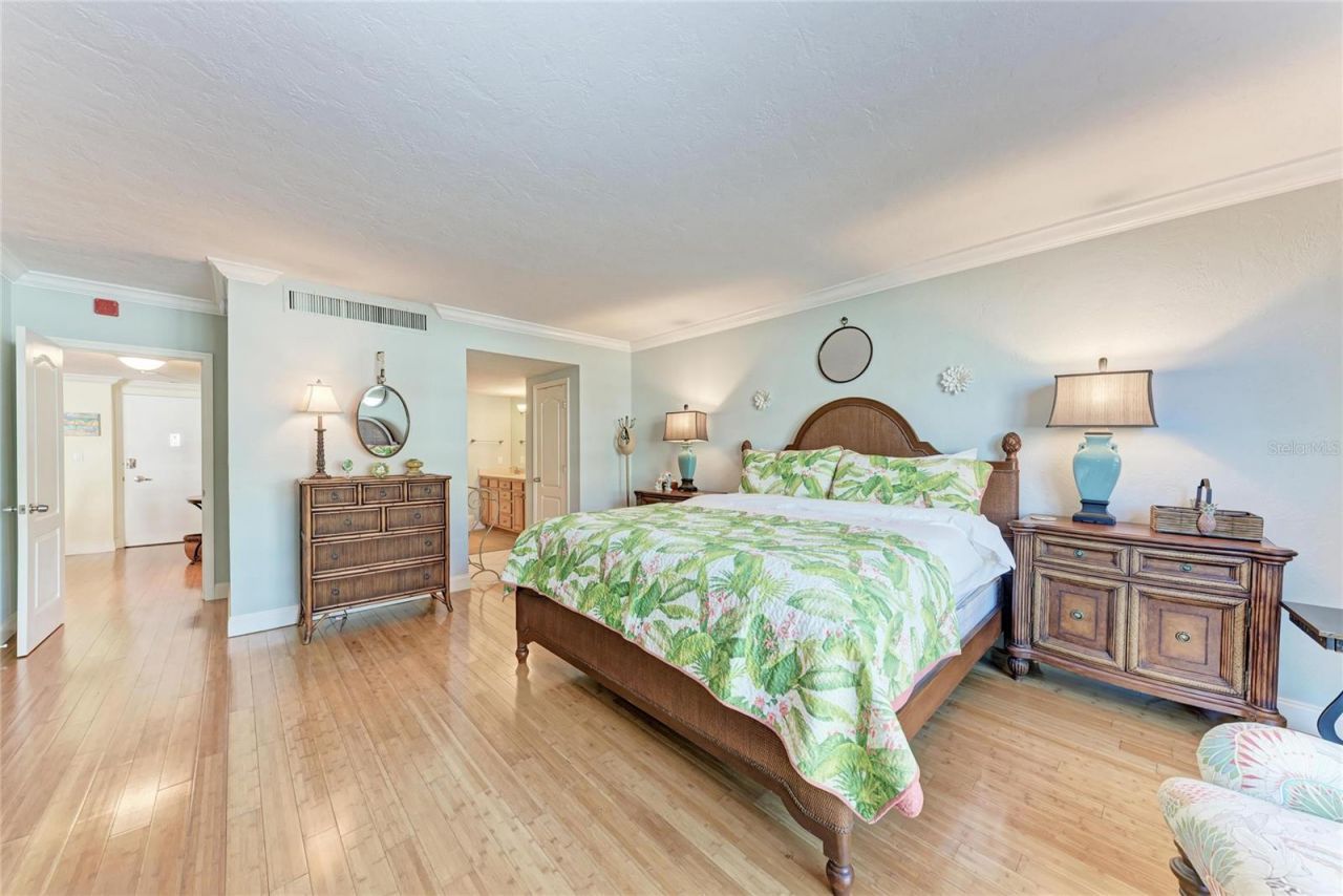 1212 Benjamin Franklin Drive, Unit 208, Sarasota, FL 34236 Photo