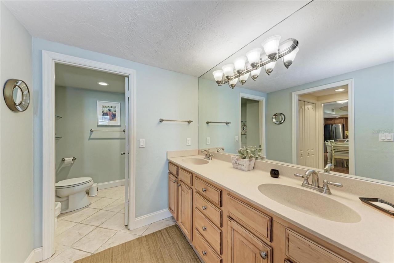 1212 Benjamin Franklin Drive, Unit 208, Sarasota, FL 34236 Photo