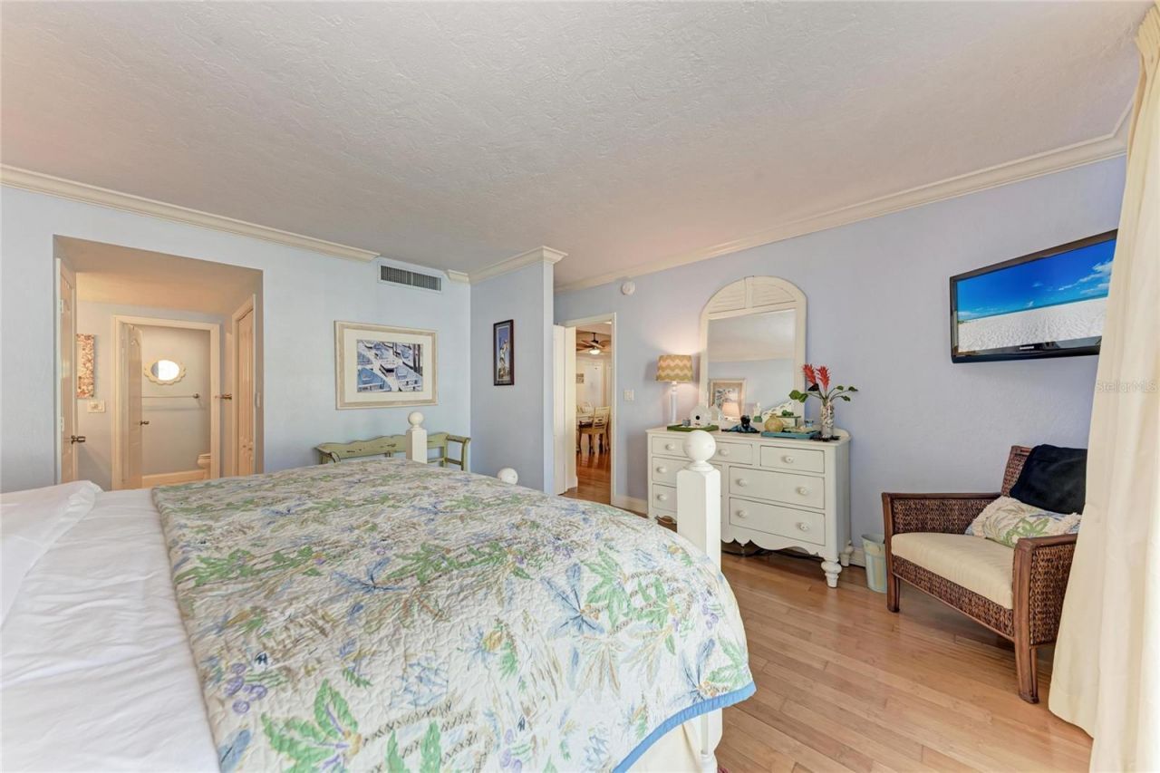 1212 Benjamin Franklin Drive, Unit 208, Sarasota, FL 34236 Photo