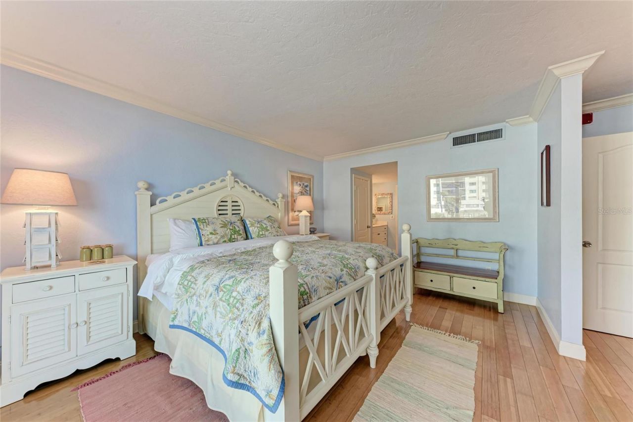 1212 Benjamin Franklin Drive, Unit 208, Sarasota, FL 34236 Photo