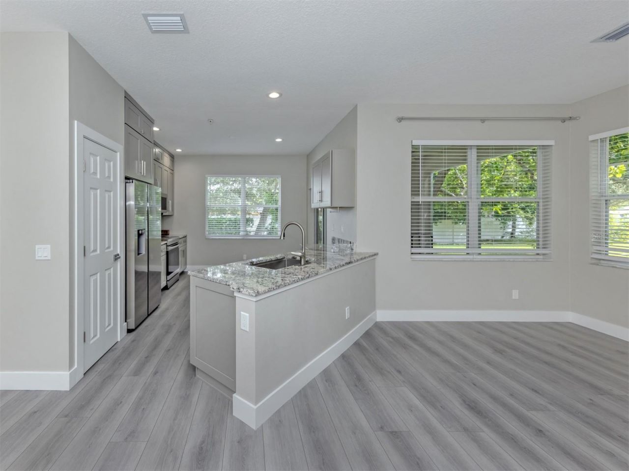 3941 Yellowstone Circle , Sarasota, FL 34233 Photo