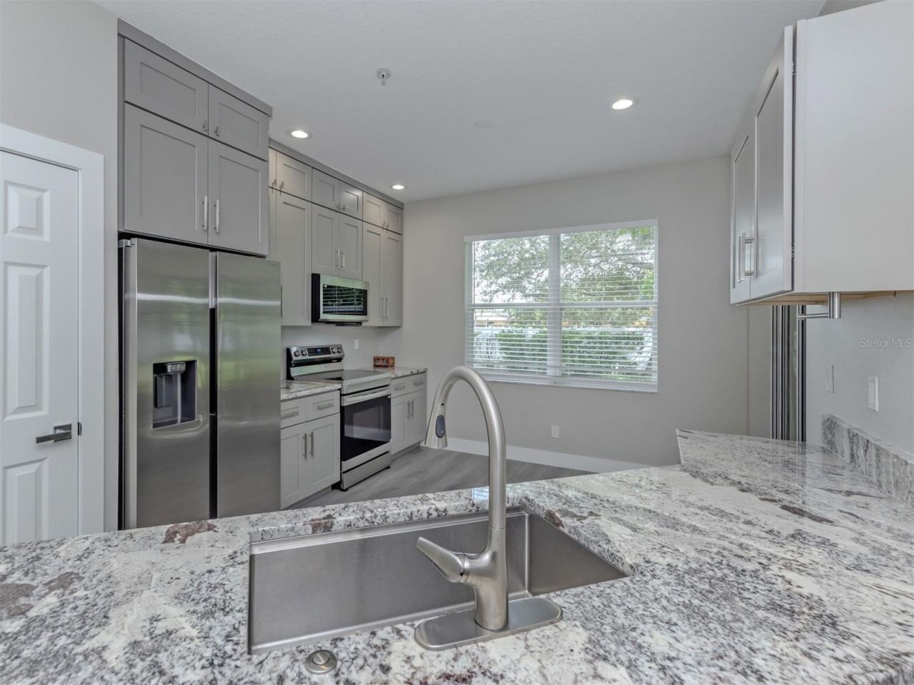 3941 Yellowstone Circle , Sarasota, FL 34233 Photo