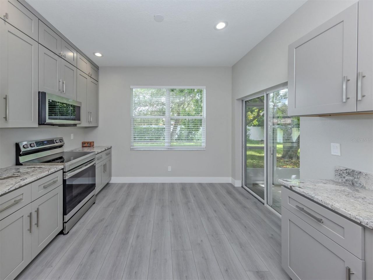 3941 Yellowstone Circle , Sarasota, FL 34233 Photo