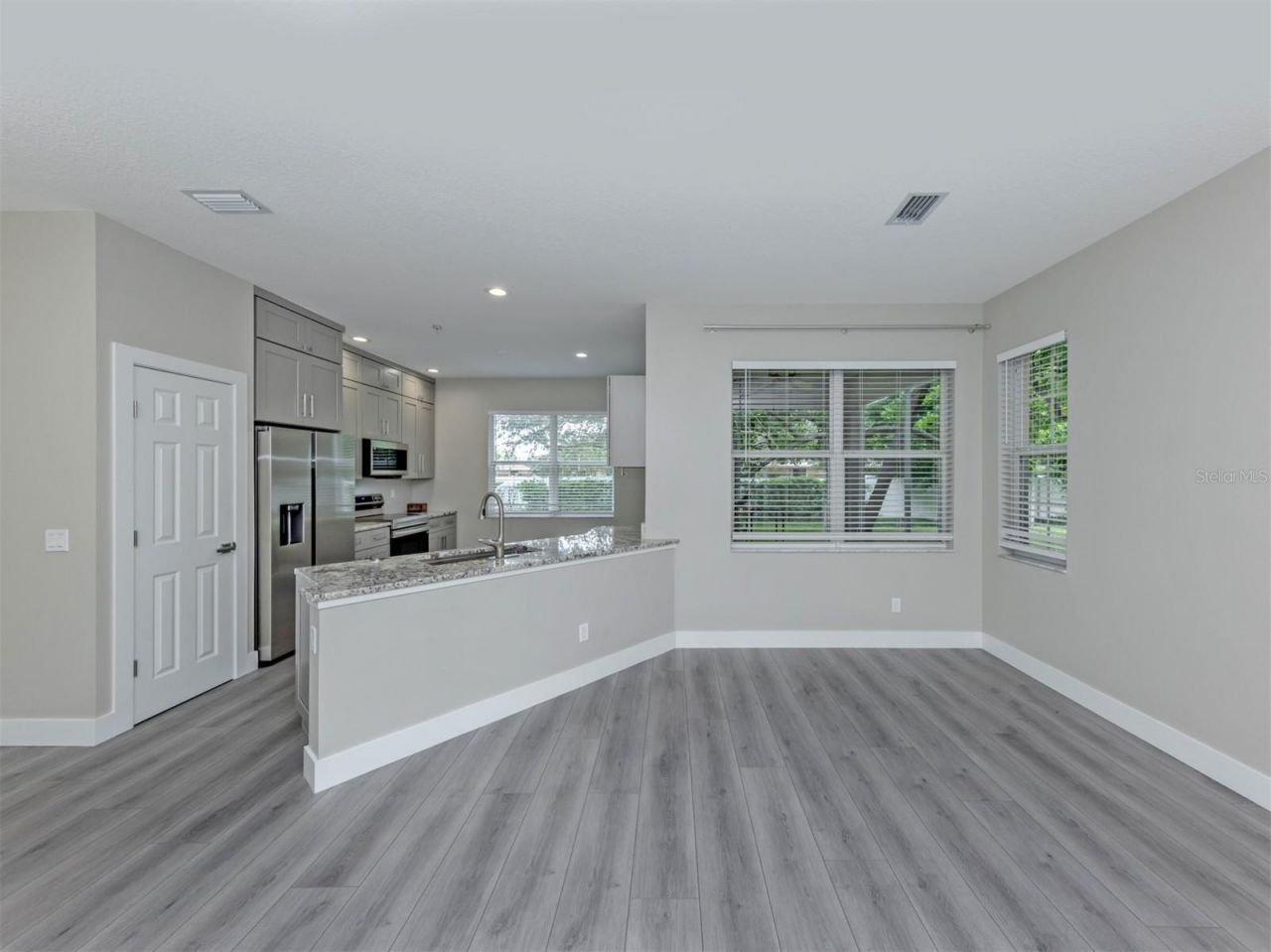 3941 Yellowstone Circle , Sarasota, FL 34233 Photo