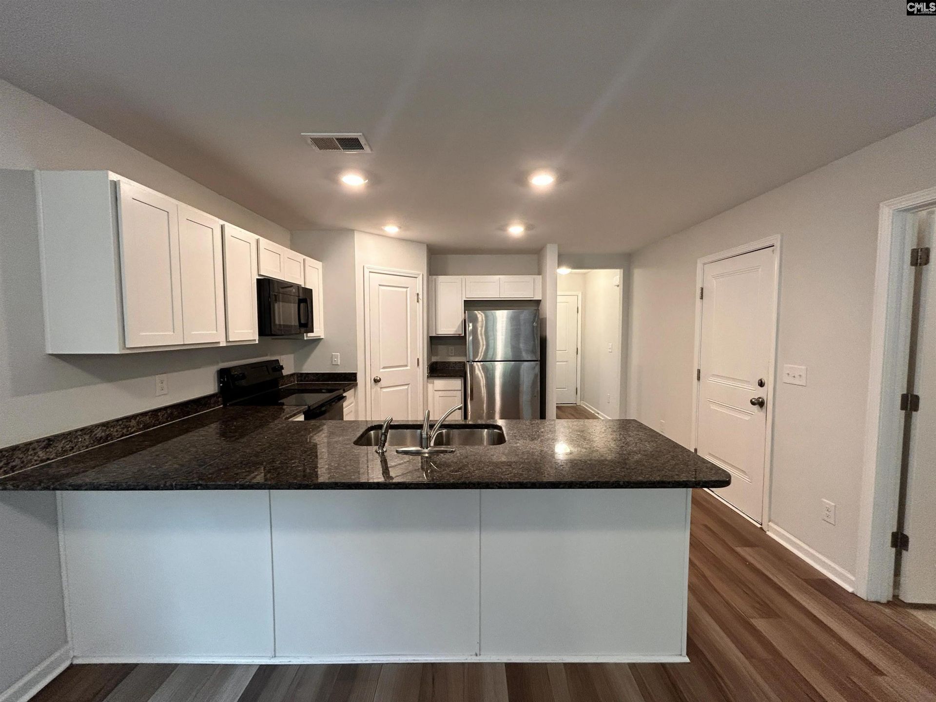 639 Wooster Drive  Photo 4