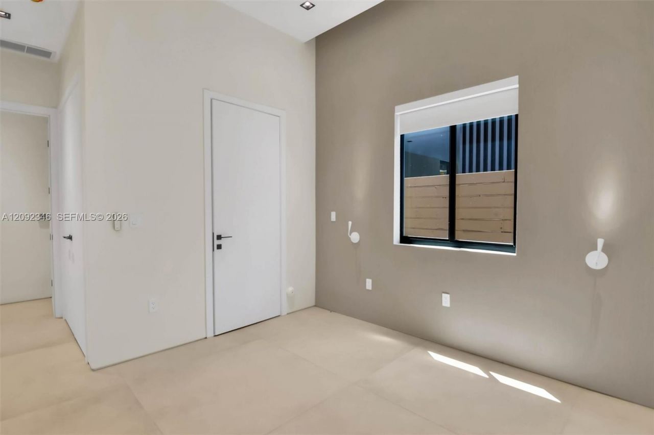135 SW 29th Rd , Miami, FL 33129 Photo