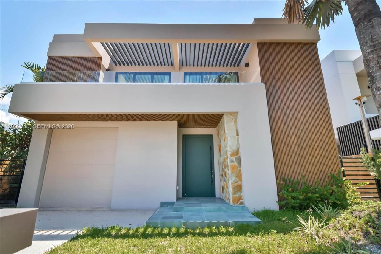 135 SW 29th Rd , Miami, FL 33129 Photo