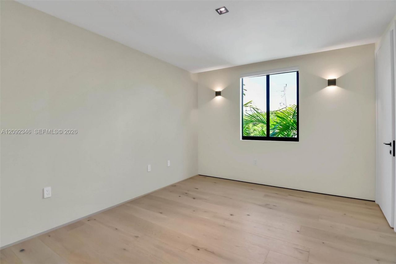 135 SW 29th Rd , Miami, FL 33129 Photo
