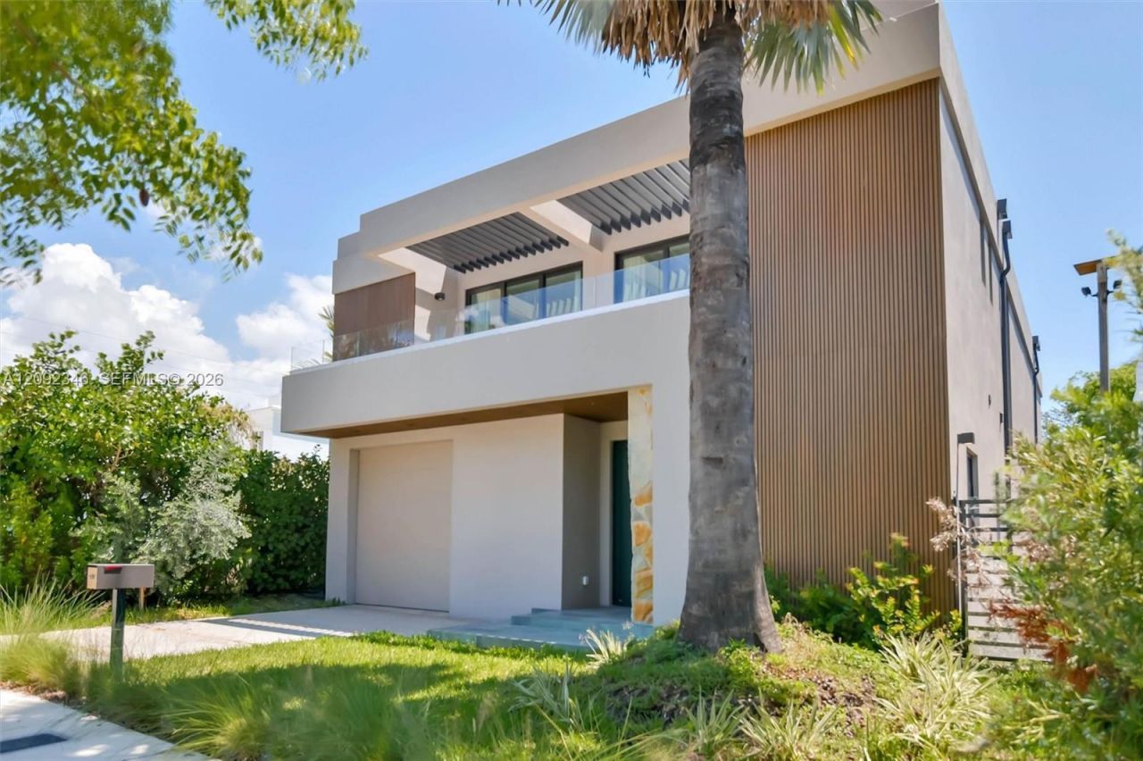 135 SW 29th Rd , Miami, FL 33129 Photo