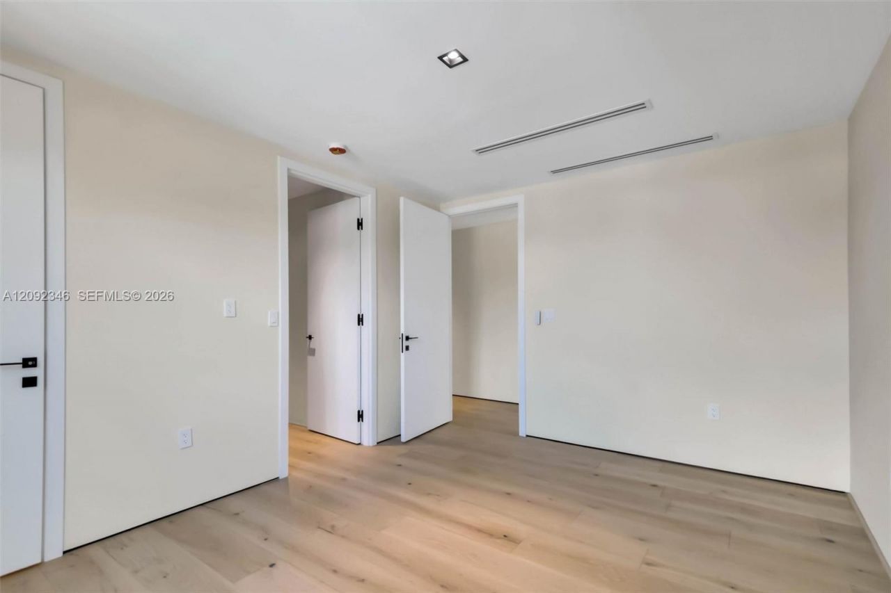 135 SW 29th Rd , Miami, FL 33129 Photo