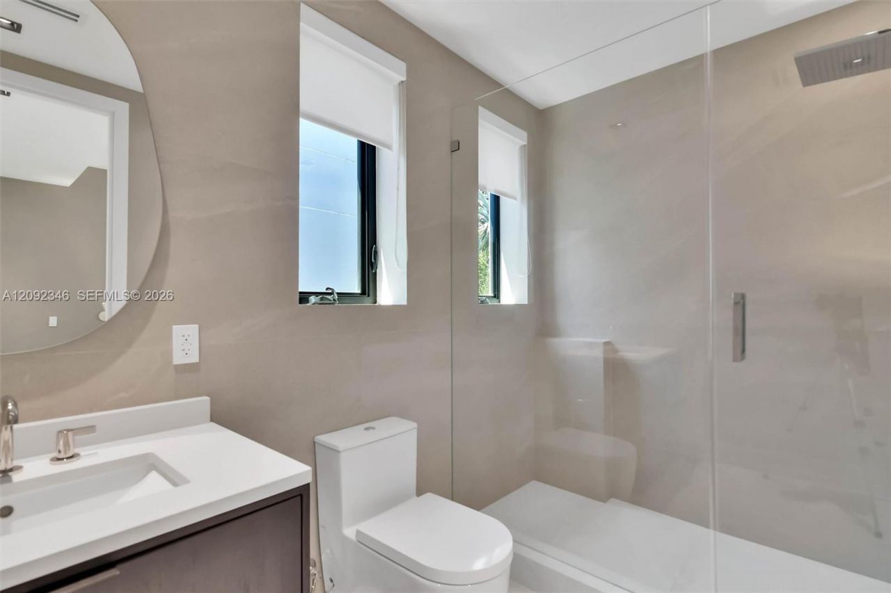 135 SW 29th Rd , Miami, FL 33129 Photo