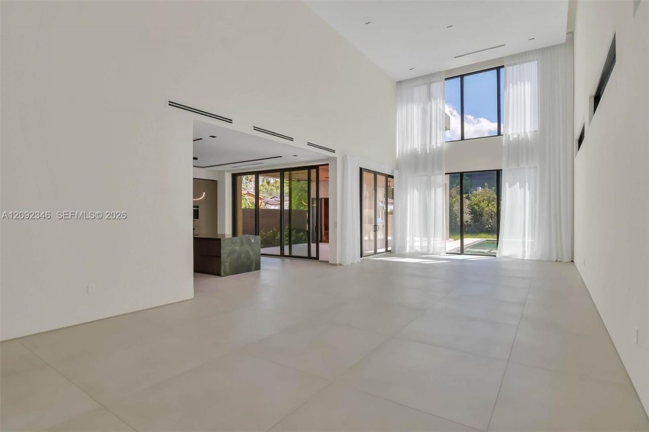 135 SW 29th Rd , Miami, FL 33129 Photo