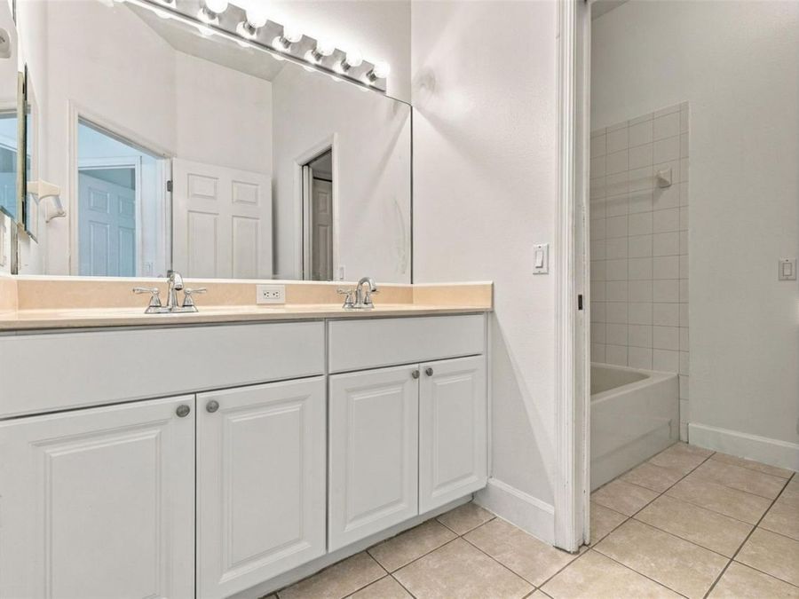 Property Image 64