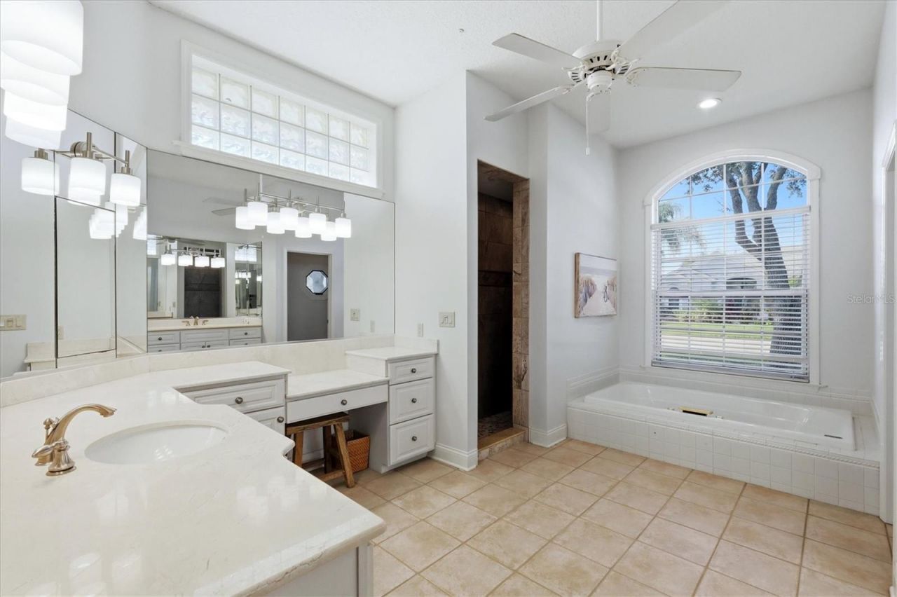 9913 Laurel Valley Avenue Circle, Bradenton, FL 34202 Photo