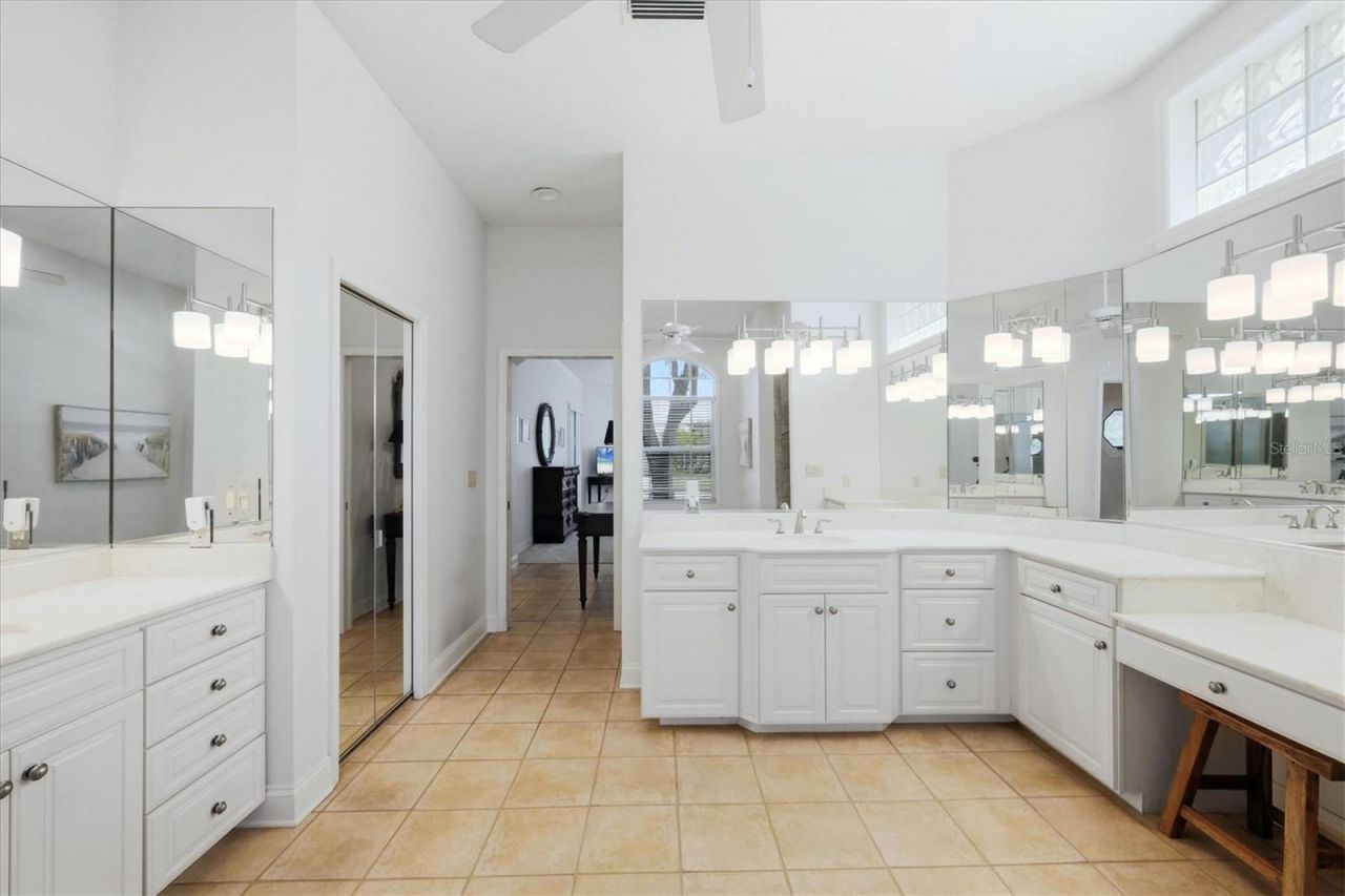 9913 Laurel Valley Avenue Circle, Bradenton, FL 34202 Photo