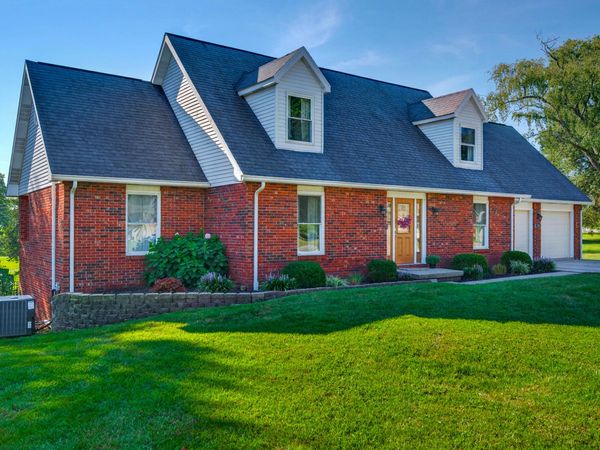 2019 N Lakeview Drive , Seymour, IN 47274