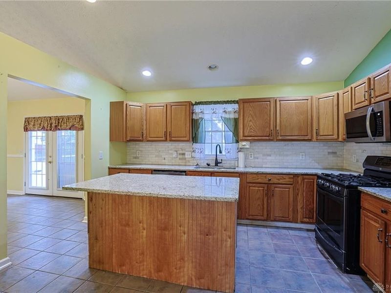 6880 Bard Road, Tipp City, OH 45371 Photo 10