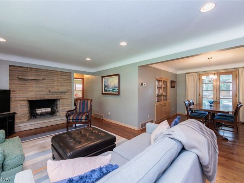 22015 Cottonwood Drive, Rocky River, OH 44116 Photo 3