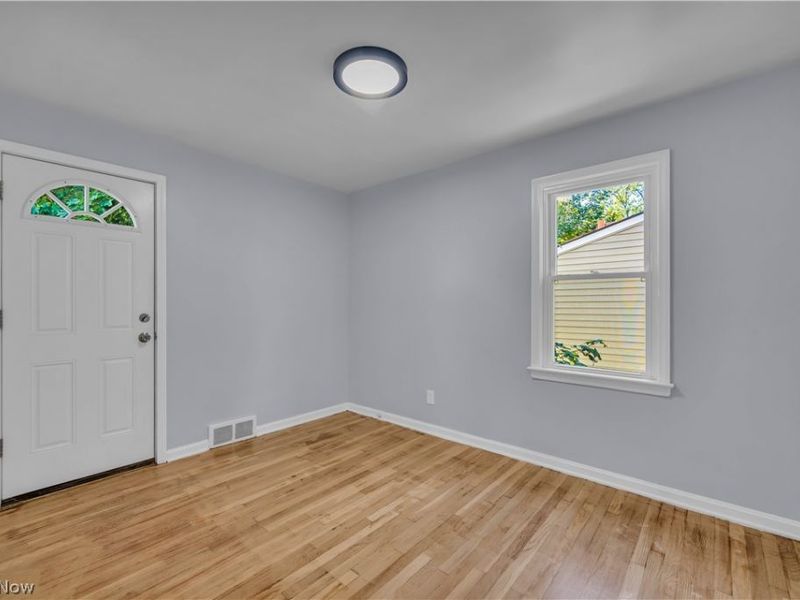 15506 Westview Avenue, Cleveland, OH 44128 Photo 4