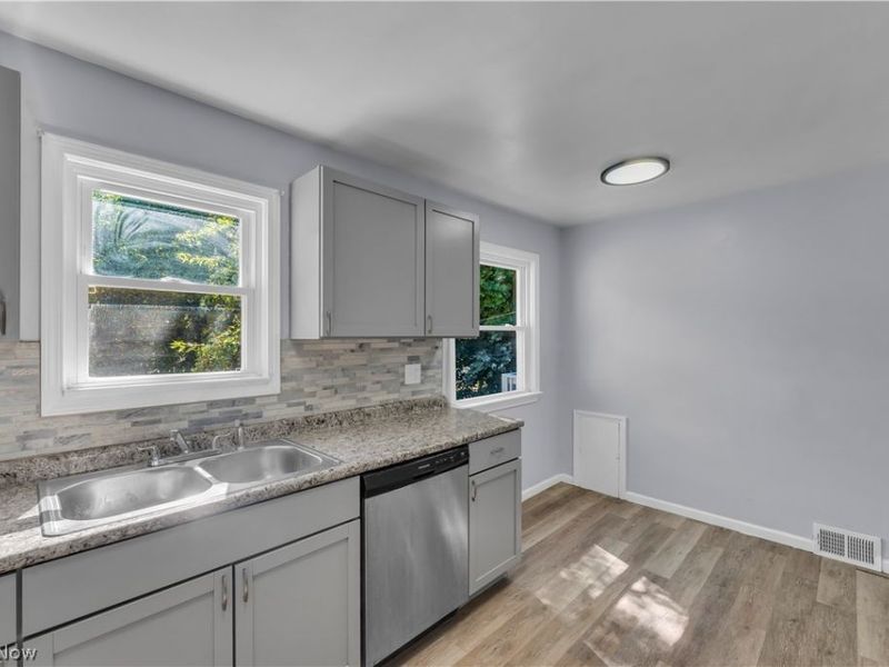 15506 Westview Avenue, Cleveland, OH 44128 Photo 7