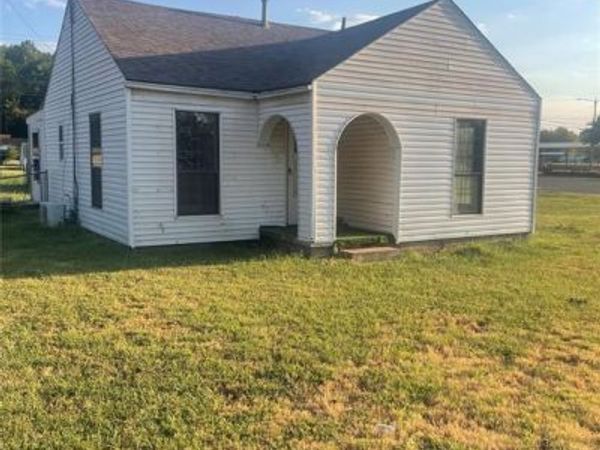 230 E Broadway Street, Lexington, OK 73051