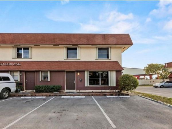 6570 SW 41st Ct, Unit 103, Davie, FL 33314