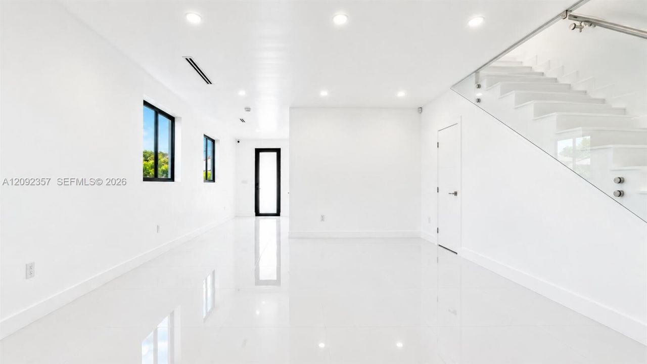 3453 NW 4th St , Miami, FL 33125 Photo