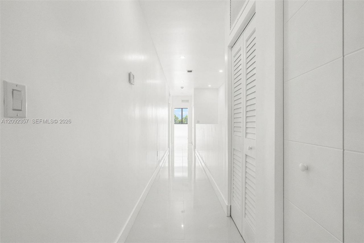 3453 NW 4th St , Miami, FL 33125 Photo