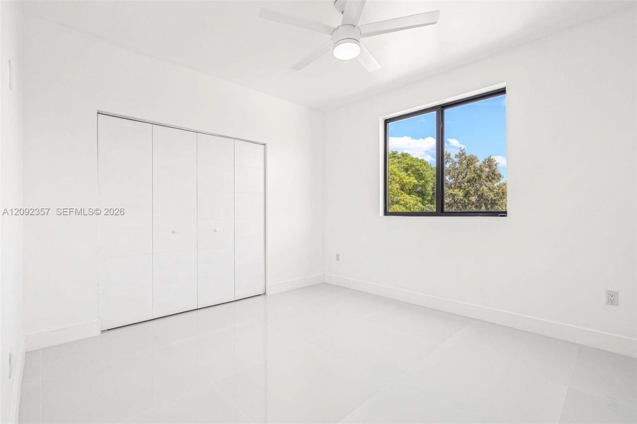 3453 NW 4th St , Miami, FL 33125 Photo