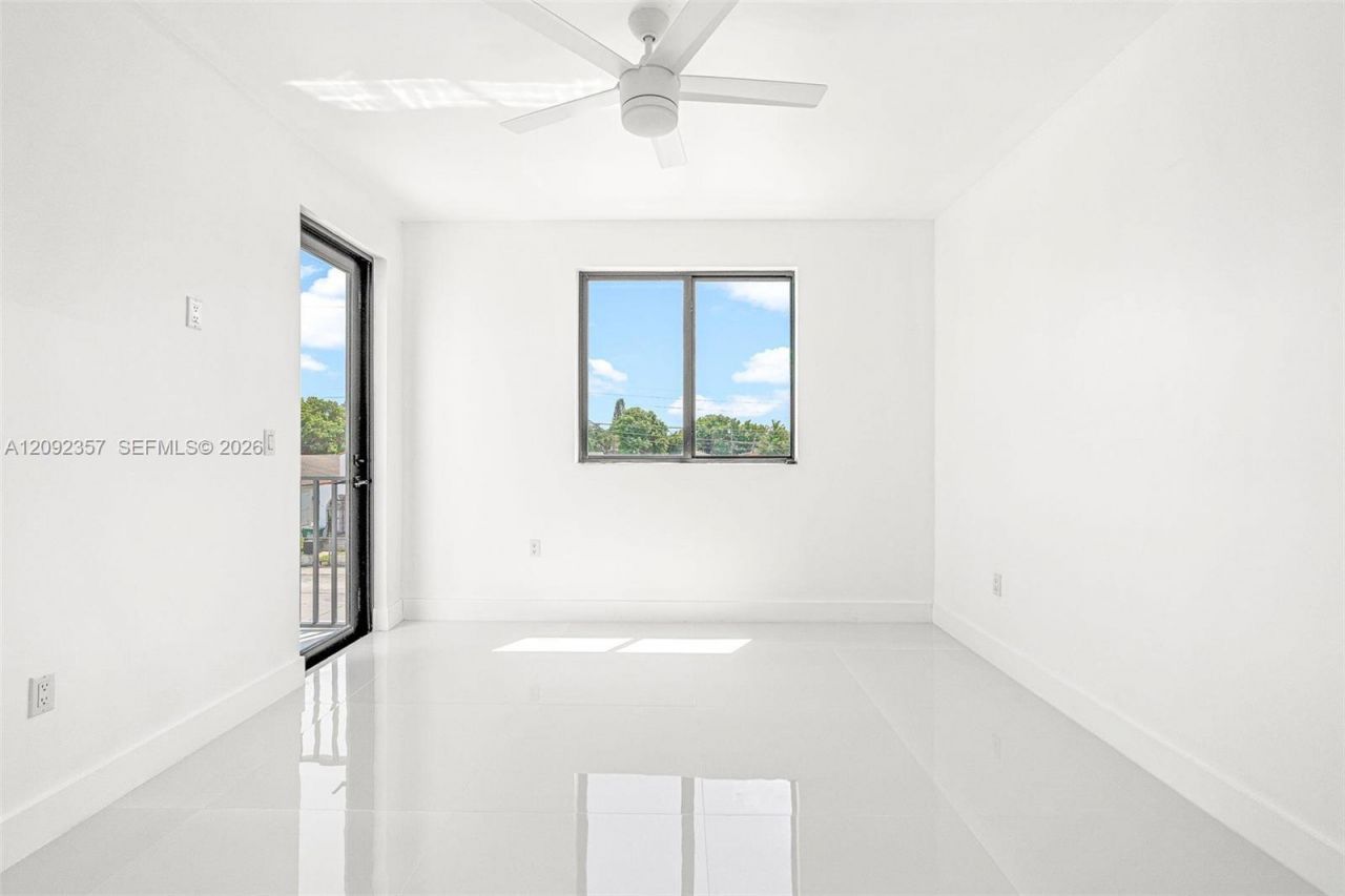 3453 NW 4th St , Miami, FL 33125 Photo