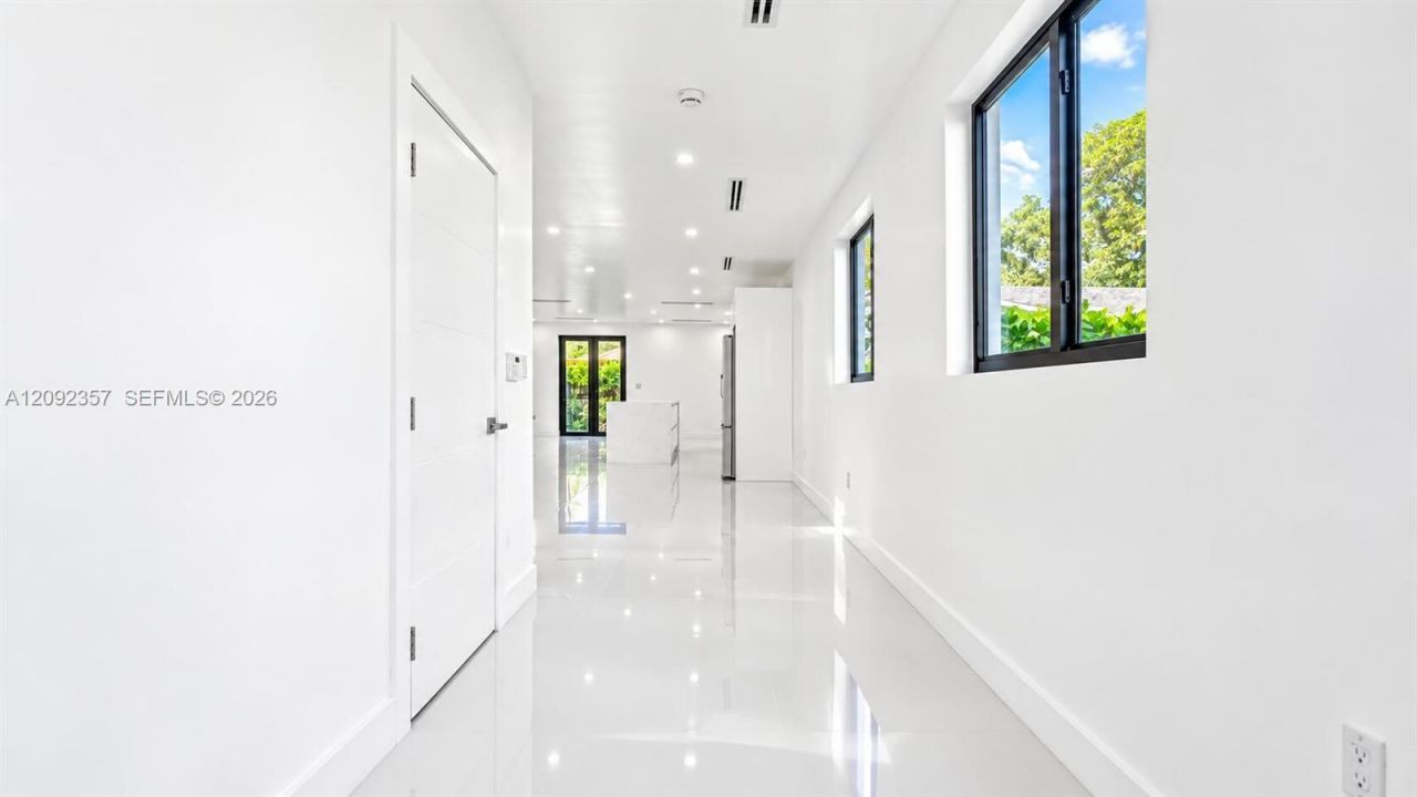 3453 NW 4th St , Miami, FL 33125 Photo