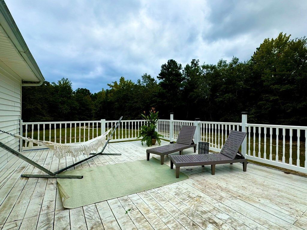 570 Pitside Road Photo 7