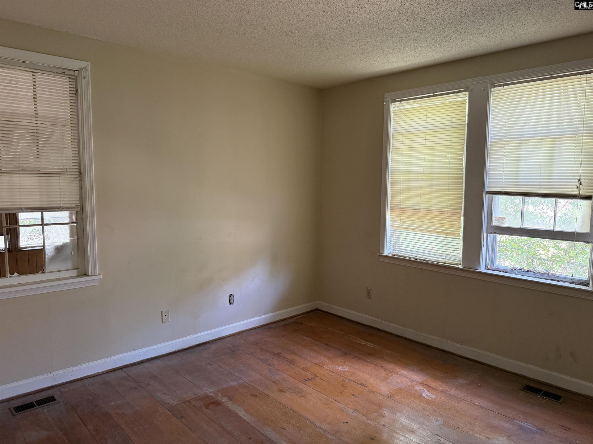 2199 Russell Street Photo 15
