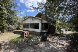 2199 Russell Street photo 4