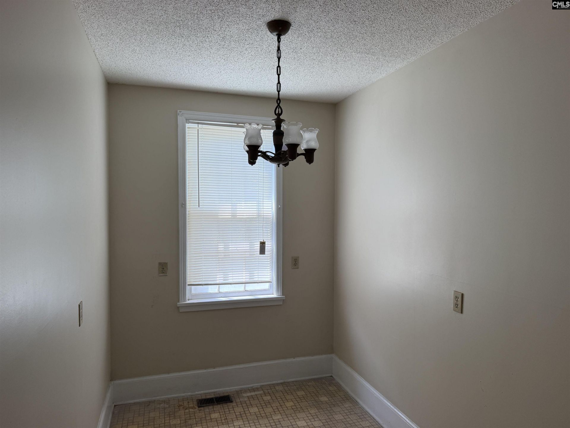 2199 Russell Street Photo 9