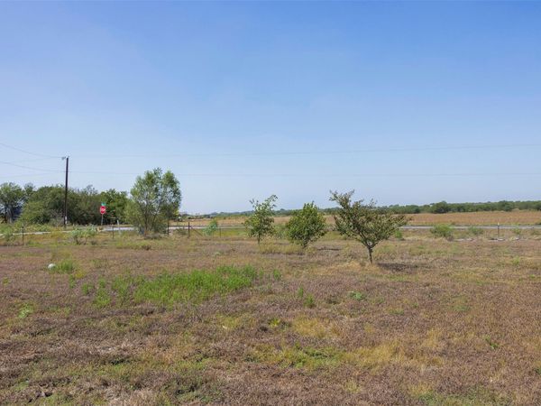 105 CR 423 , Taylor, TX 76574