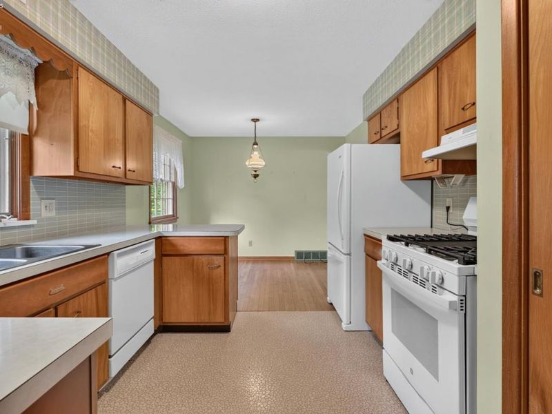 1593 Vermilion Road, Vermilion, OH 44089 Photo 12
