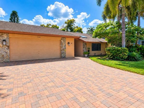 1040 ROSETREE LN , TARPON SPRINGS, FL 34689
