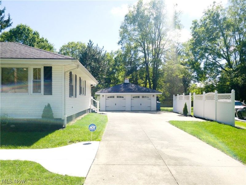 3300 Helmsdale Drive, Springfield, OH 44312 Photo 3