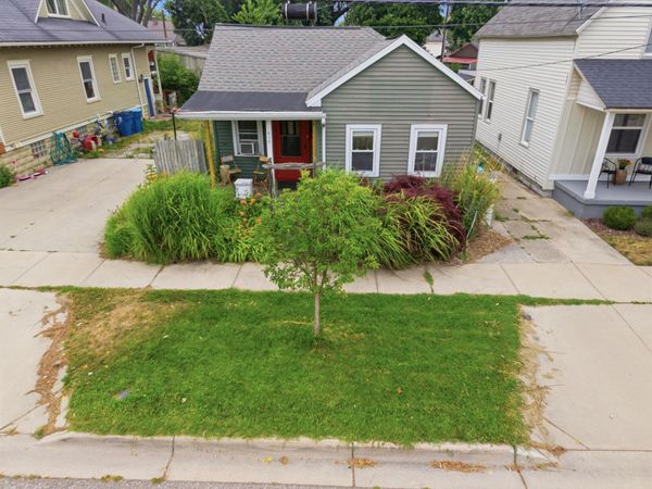 413 N 6th Street, Grand Haven, MI 49417
