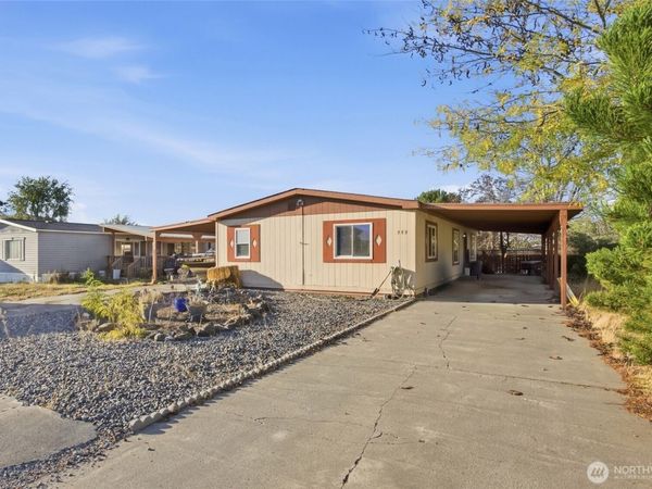 353 5th Avenue NE, Ephrata, WA 98823