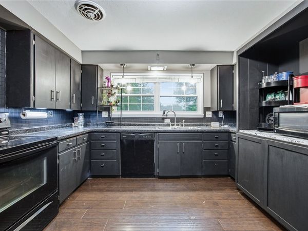 1015 Norwood Drive SE, Cedar Rapids, IA 52403