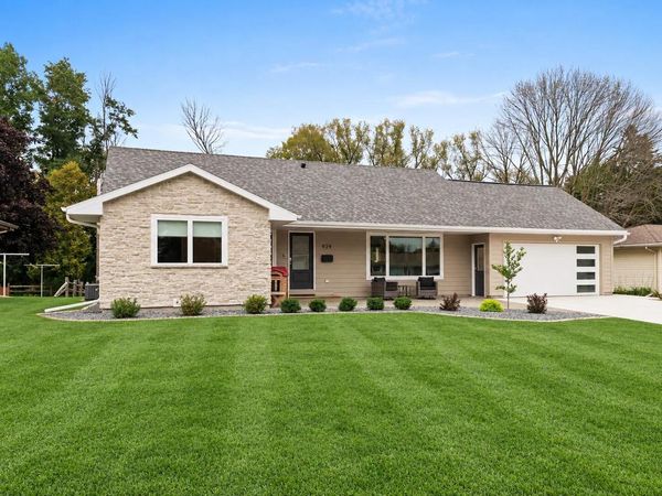 929 N 24th STREET, Manitowoc, WI 54220