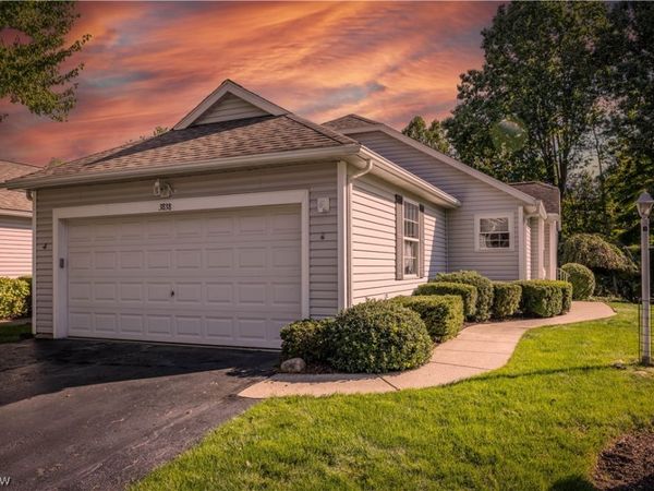 3838 Woodbury Oval, Unit 87, Stow, OH 44224