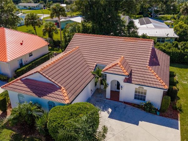 2365 46th Avenue, Vero Beach, FL 32966