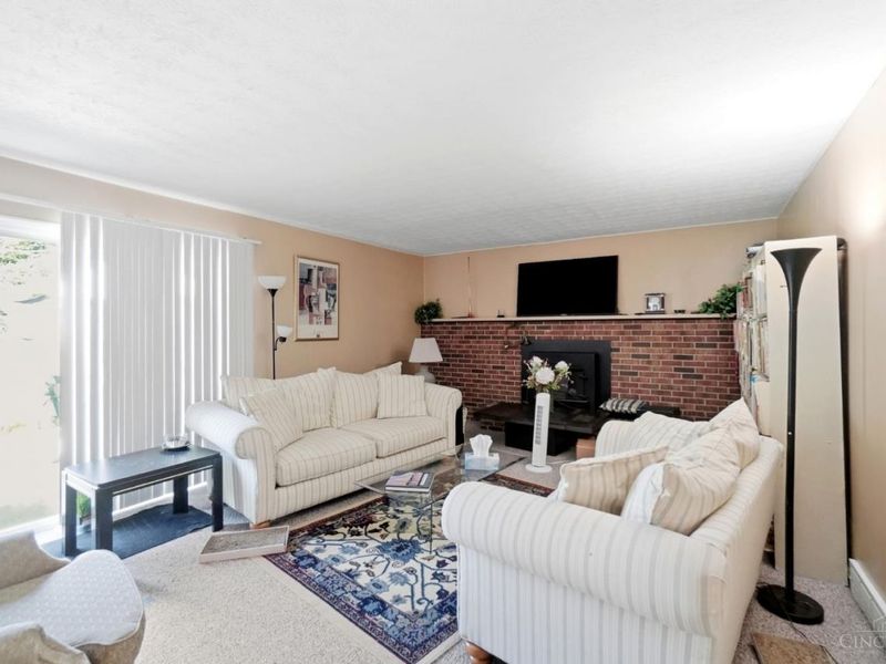 7941 Hunters Ridge Drive, West Chester, OH 45069 Photo 3